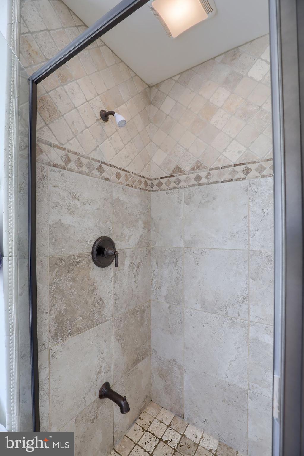 953 Buckwalter Road Lititz, PA 17543 - Photo 24 of 31 Primary shower details