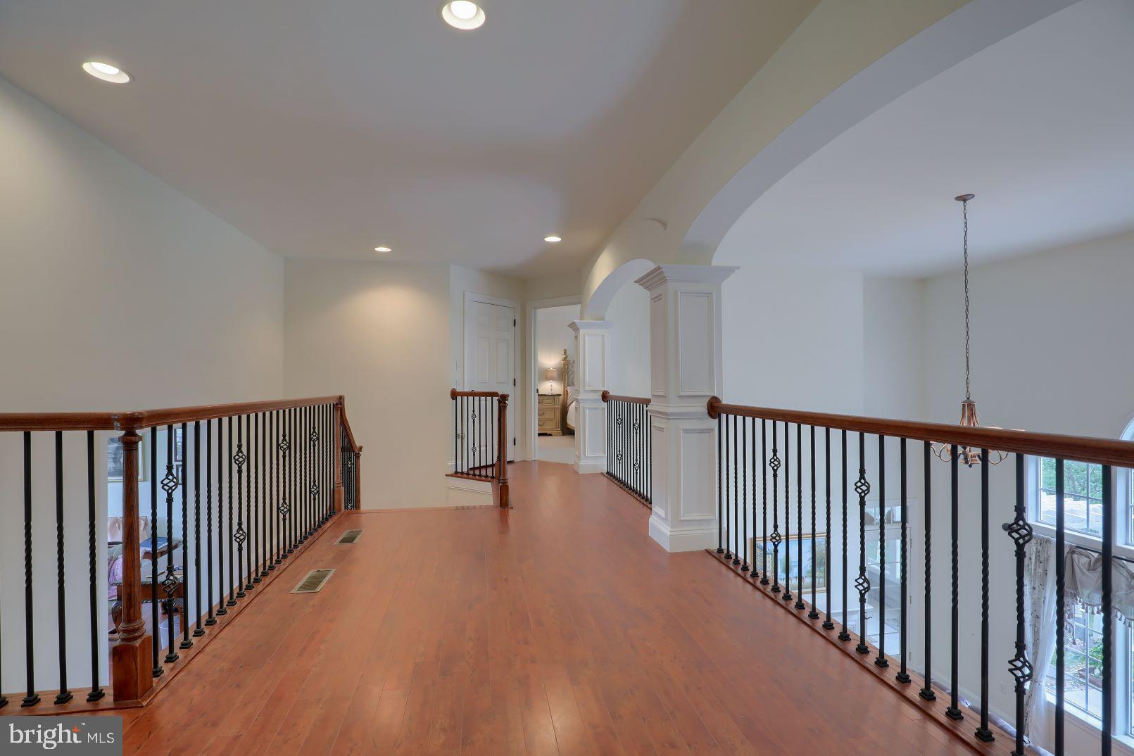 953 Buckwalter Road Lititz, PA 17543 - Photo 27 of 31 Second floor passageway between bedrooms