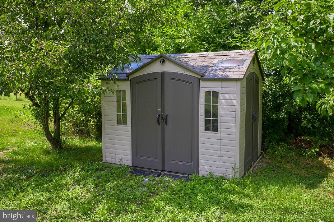953 Buckwalter Road Lititz, PA 17543 - Photo 4 of 31 Shed