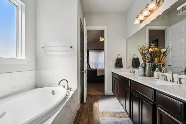 $2,350 | 11212 Charger Way, Manor, TX 78653