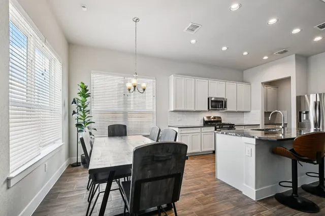 $2,350 | 11212 Charger Way, Manor, TX 78653