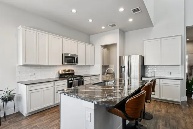 $2,350 | 11212 Charger Way, Manor, TX 78653