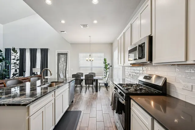 $2,350 | 11212 Charger Way, Manor, TX 78653