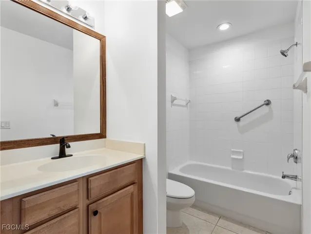 an outdoor space with plants