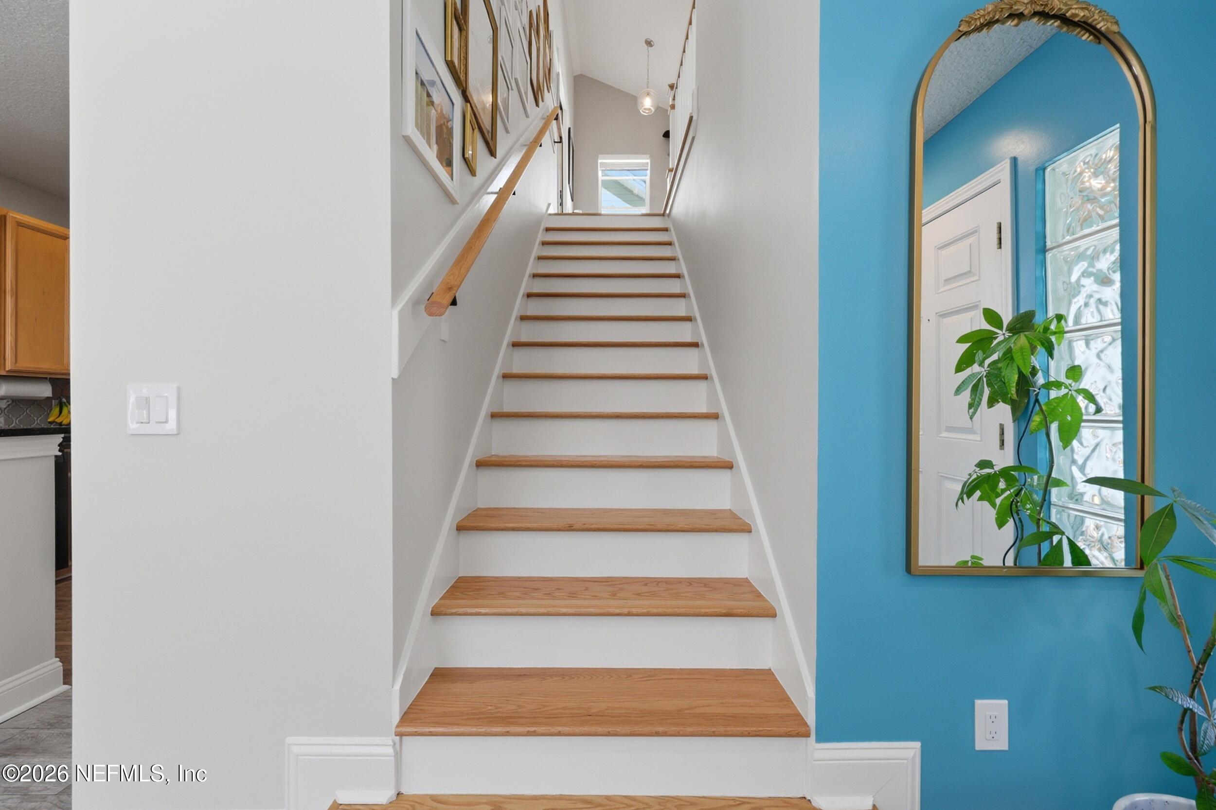 1472 Laurel Way Atlantic Beach, FL 32233 - Photo 21 of 42 a view of entryway