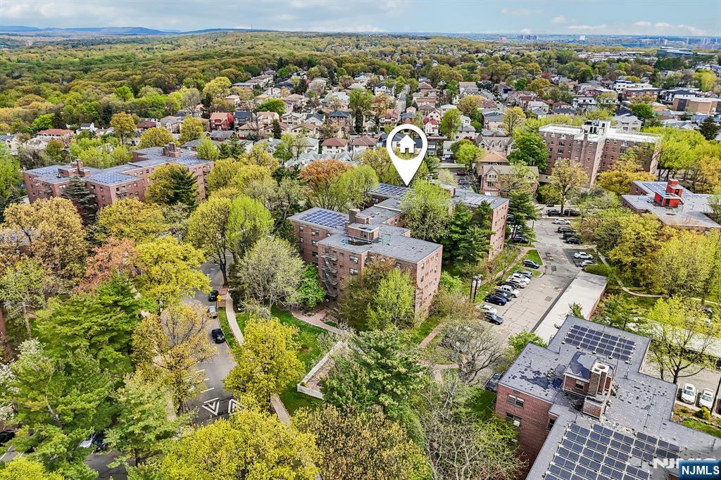 3060 Edwin Avenue, Unit 3D Fort Lee, NJ 07024 - Photo 15 of 16 an aerial view of multiple house