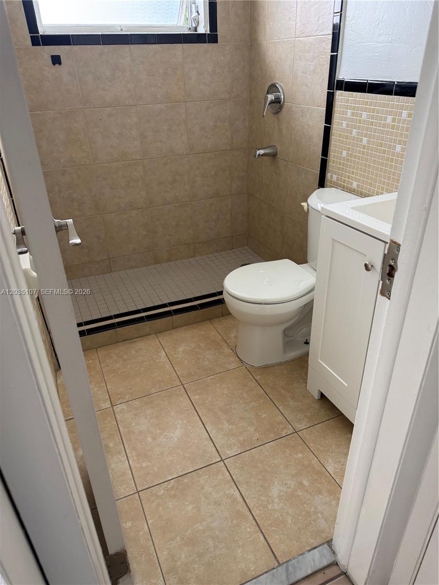166 West 8th Street, Unit 3 Hialeah, FL 33010 - Photo 12 of 13