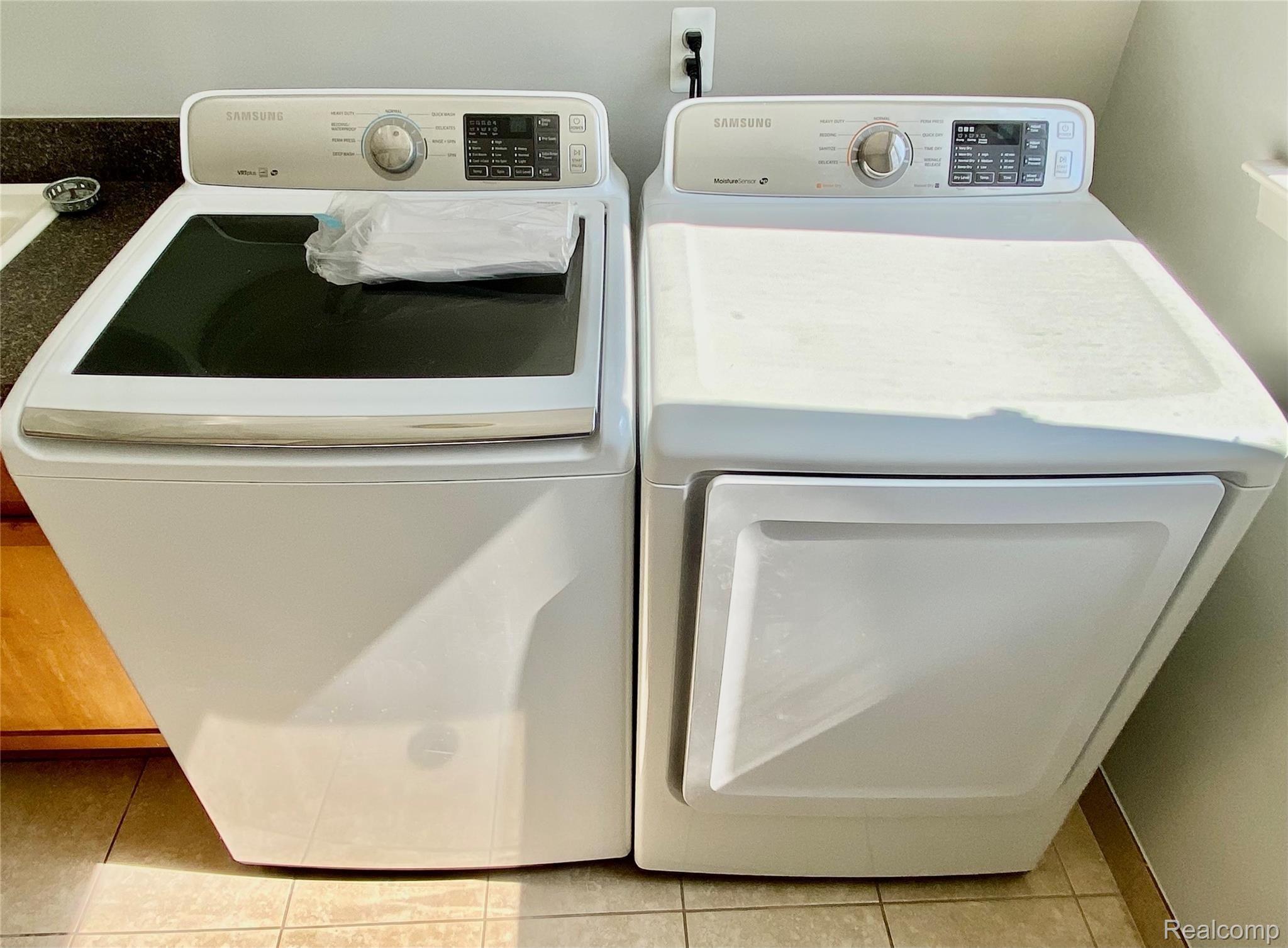 1703 Milverton Road Troy, MI 48083 - Photo 22 of 46 Laundry