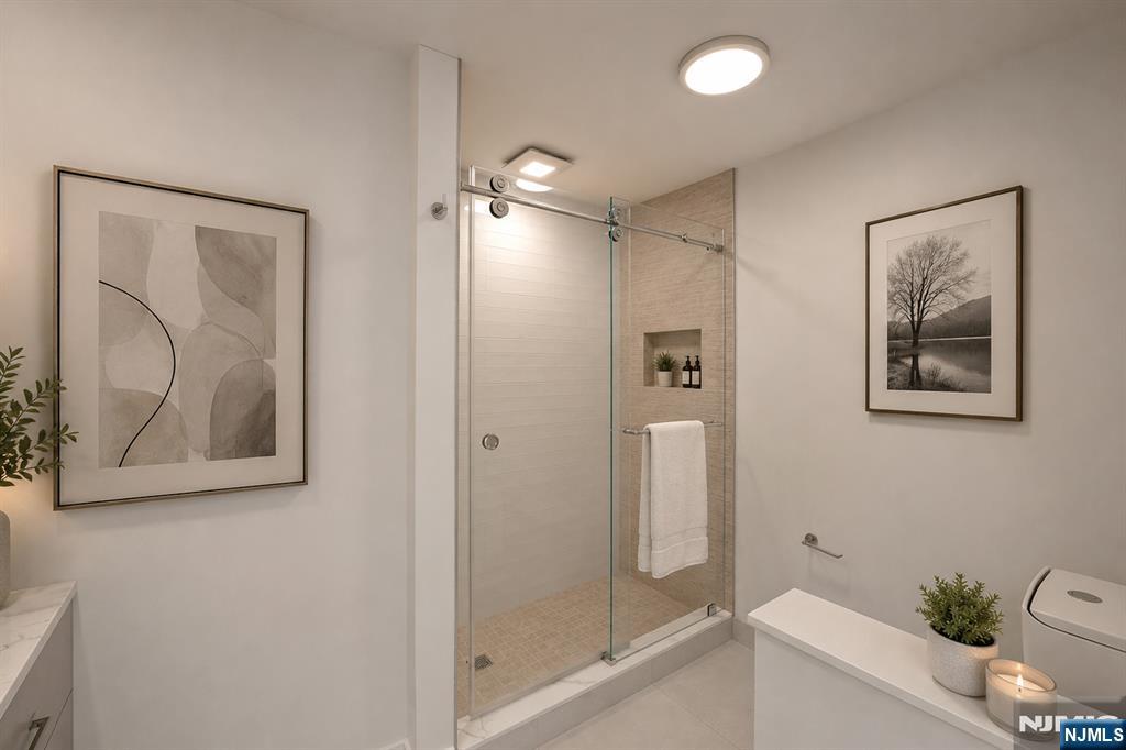 35 Shore Road Edgewater, NJ 07020 - Photo 28 of 49