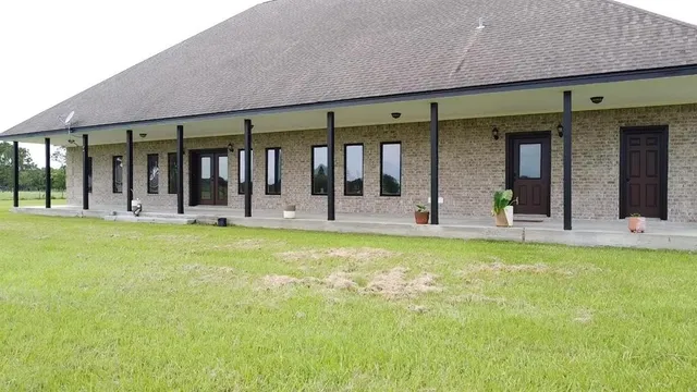 $525,000 | 13979 Shellhammer Road, Winnie, TX 77665