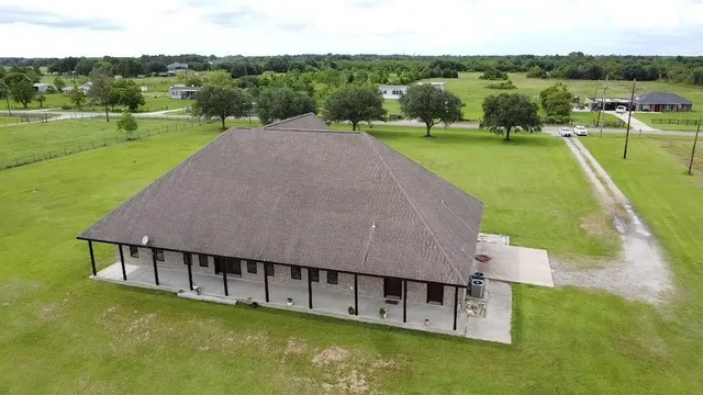 $525,000 | 13979 Shellhammer Road, Winnie, TX 77665