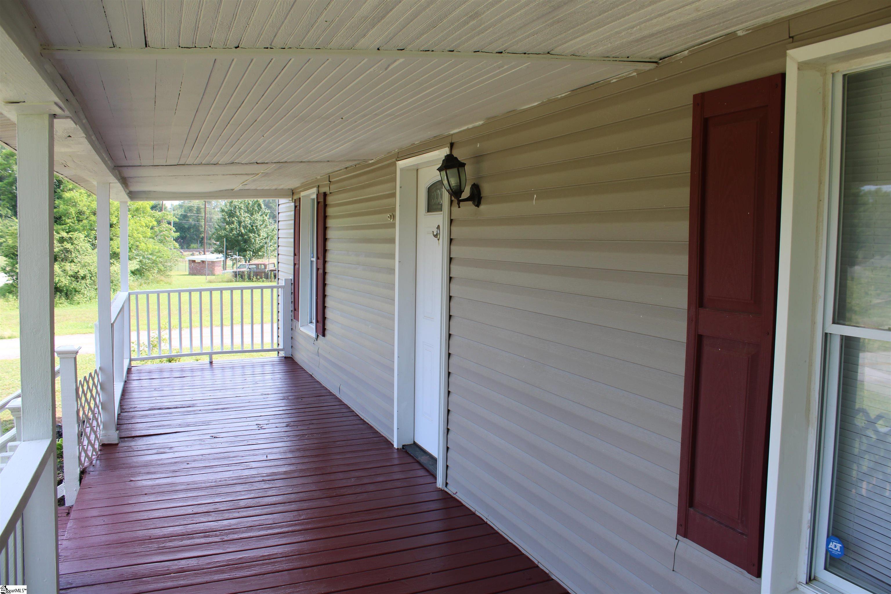 295 Dorn Street Westminster, SC 29693 - Photo 7 of 36