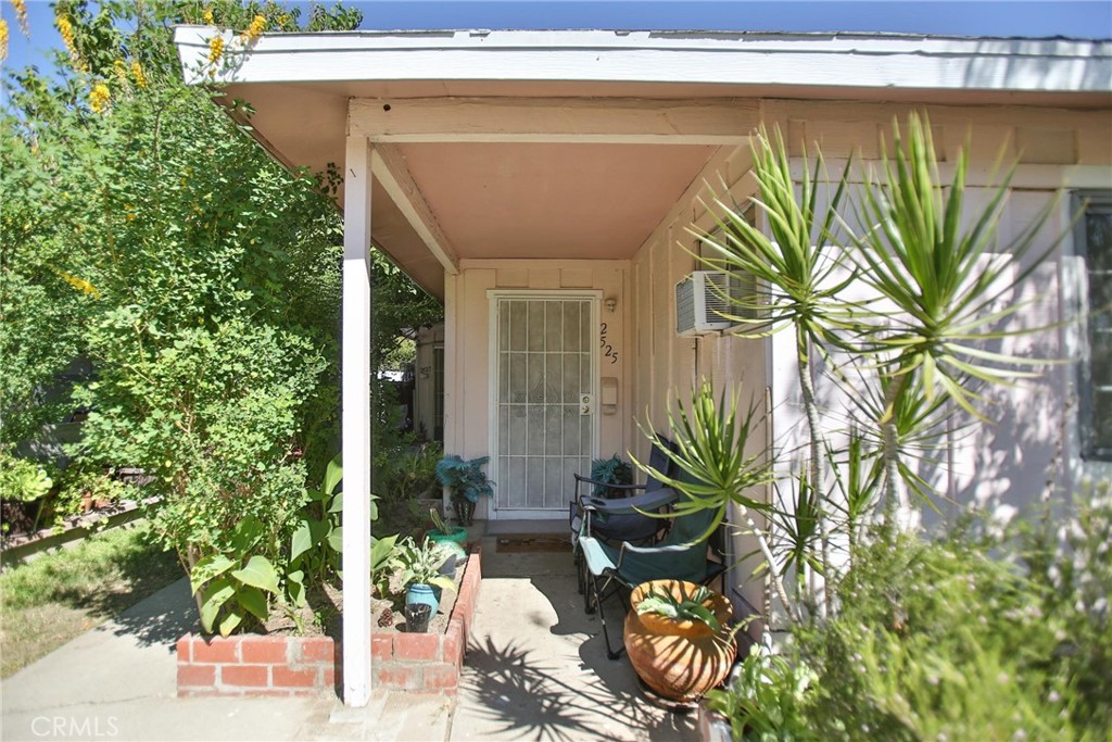 2525 West 10th Street Santa Ana, CA 92703 - Photo 4 of 37 a view of outdoor space and porch