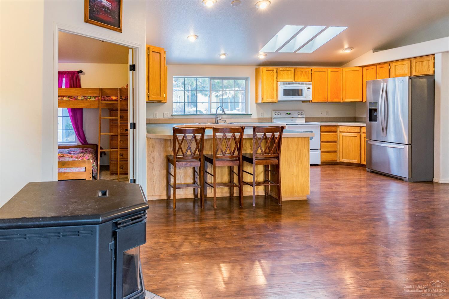 19022 Choctaw Road Bend, OR 97702 - Photo 3 of 22 Additional Photo