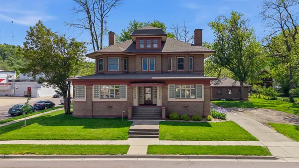 $625,000 | 323 South Central Avenue, Richland Center, WI 53581
