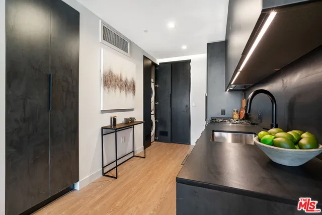 $4,695 | 3688 Overland Avenue, Unit PH10, Los Angeles, CA 90034