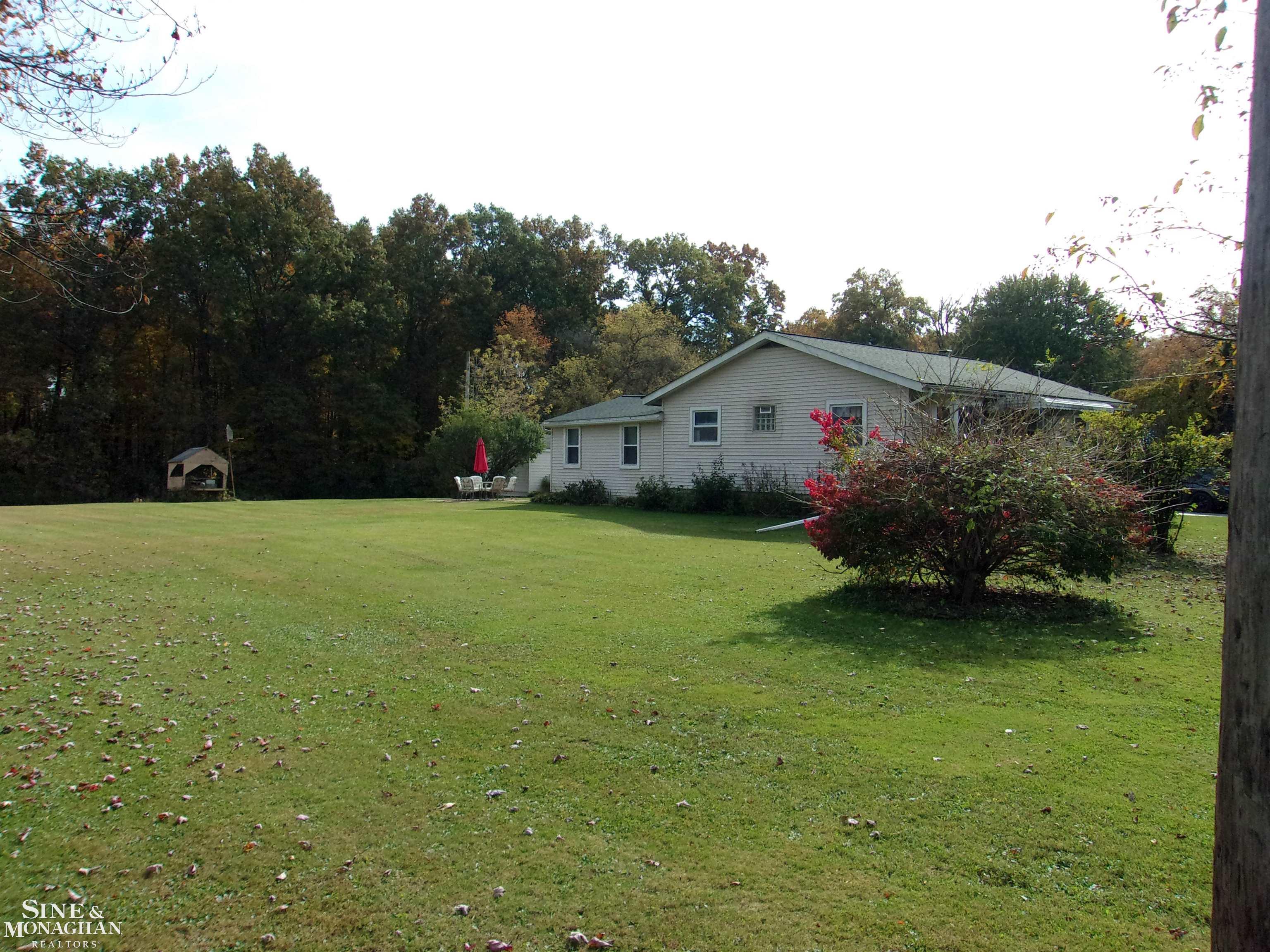 7633 Marsh Road Marine City, MI 48039 - Photo 5 of 52 50157421-0a6eadd4-35b8-468c-83a8-25755aeacf1e.JPG