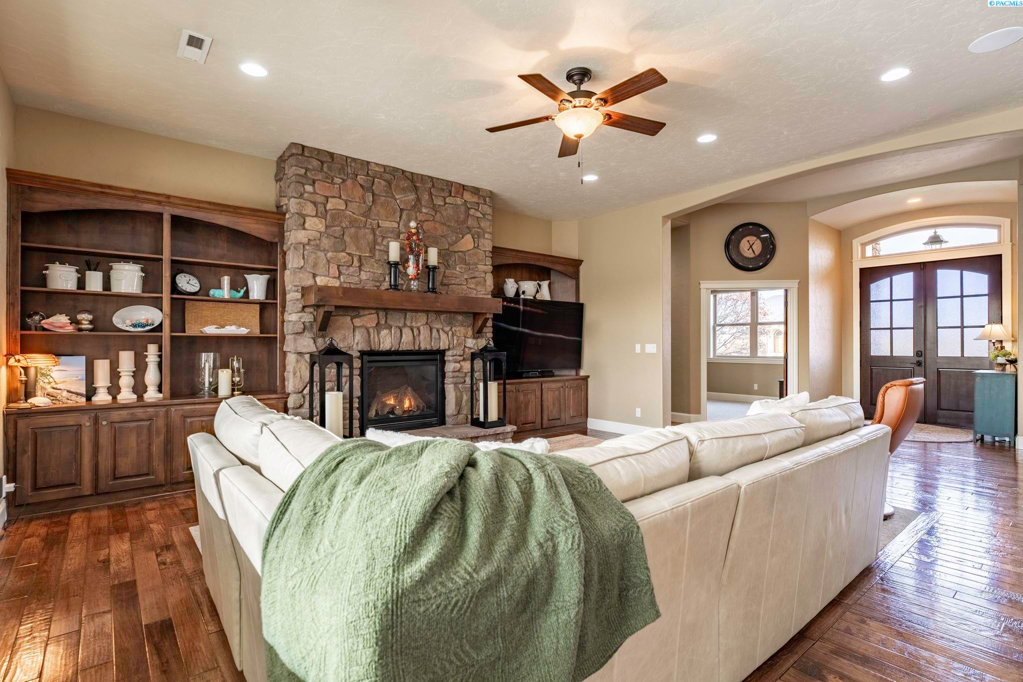 12310 Ricky Court Pasco, WA 99301 - Photo 13 of 50 Gallery Image 13