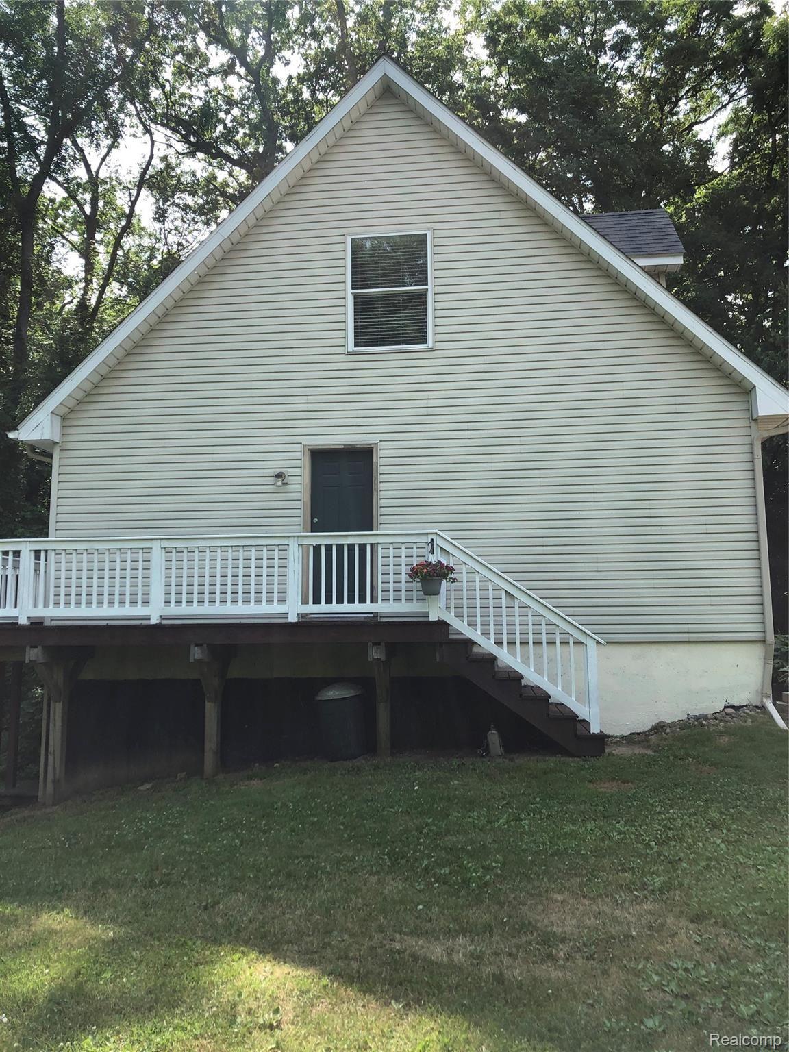 8286 Chilson Road Pinckney, MI 48169 - Photo 5 of 24 DECK FROM.JPG
