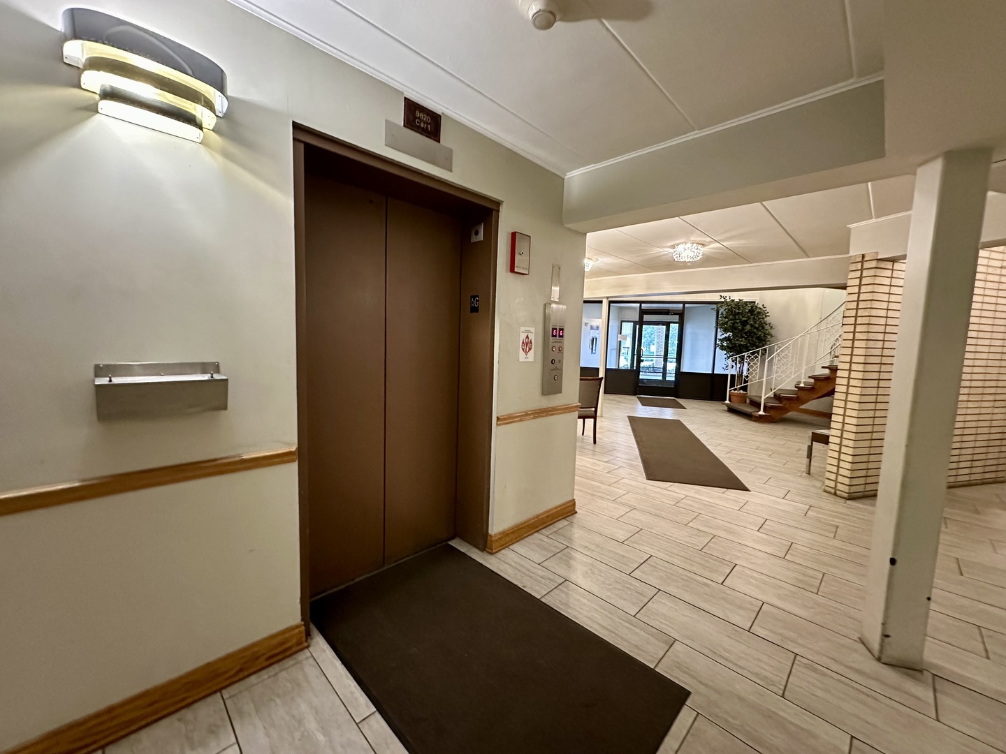 9820 South Pulaski Road, Unit 122 Oak Lawn, IL 60453 - Photo 3 of 28