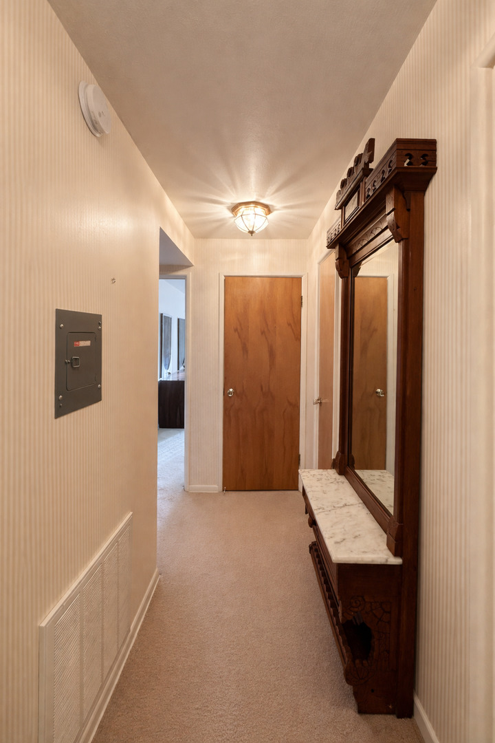 9820 South Pulaski Road, Unit 122 Oak Lawn, IL 60453 - Photo 4 of 28