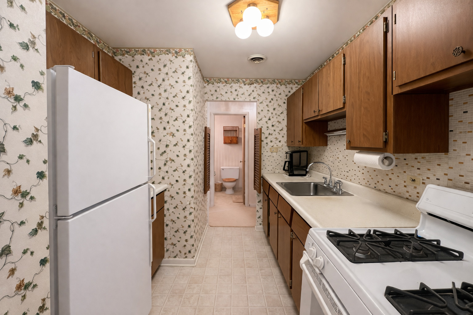 9820 South Pulaski Road, Unit 122 Oak Lawn, IL 60453 - Photo 8 of 32 Gallery Image 8