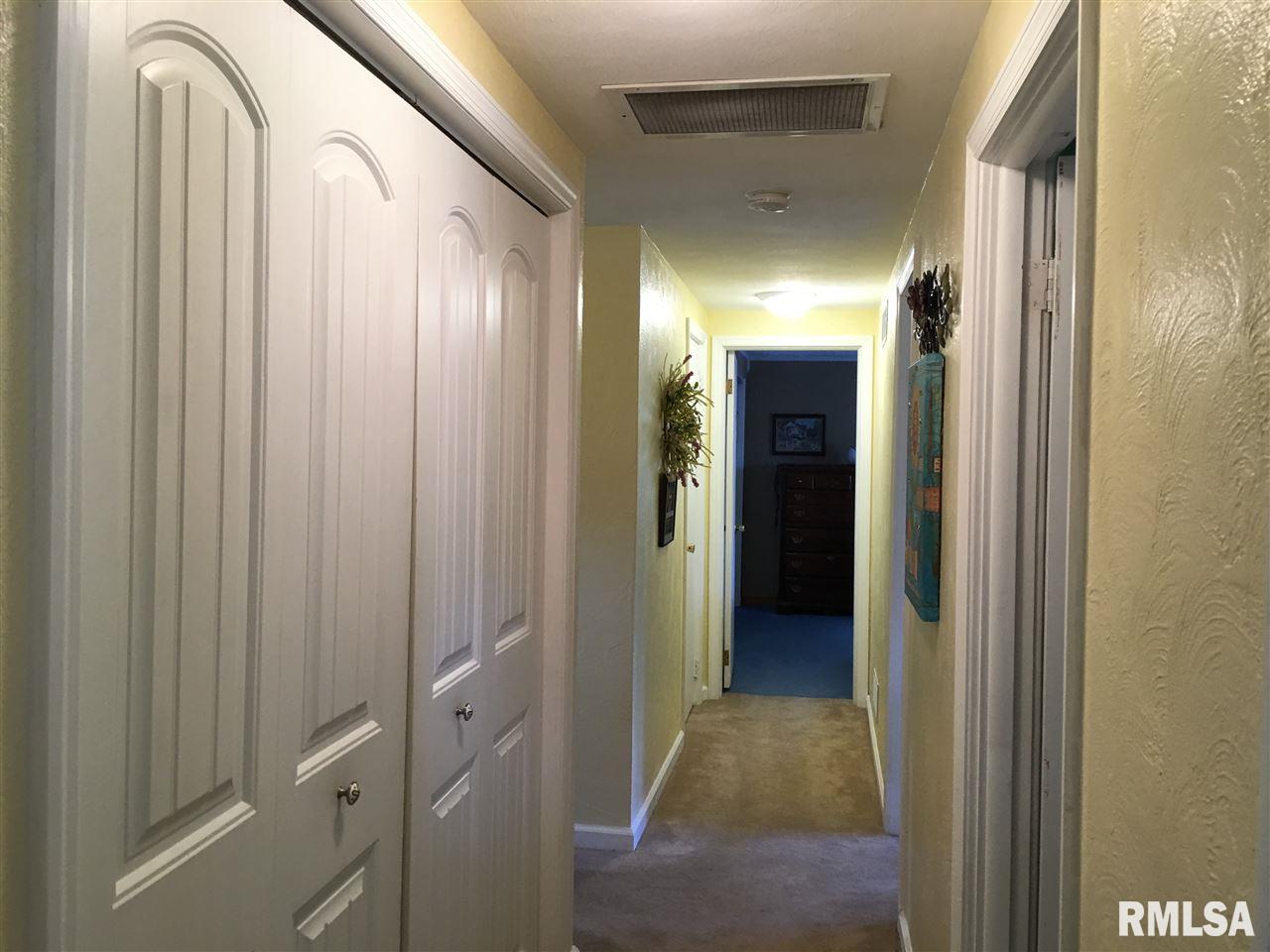 301 Sherwood Park Road Washington, IL 61571 - Photo 25 of 35 Gallery Image 25