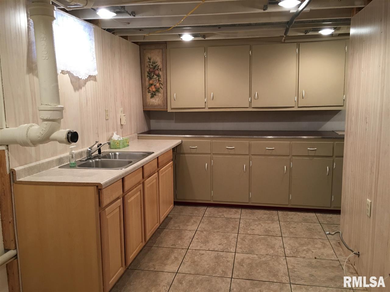 301 Sherwood Park Road Washington, IL 61571 - Photo 34 of 35 Gallery Image 34