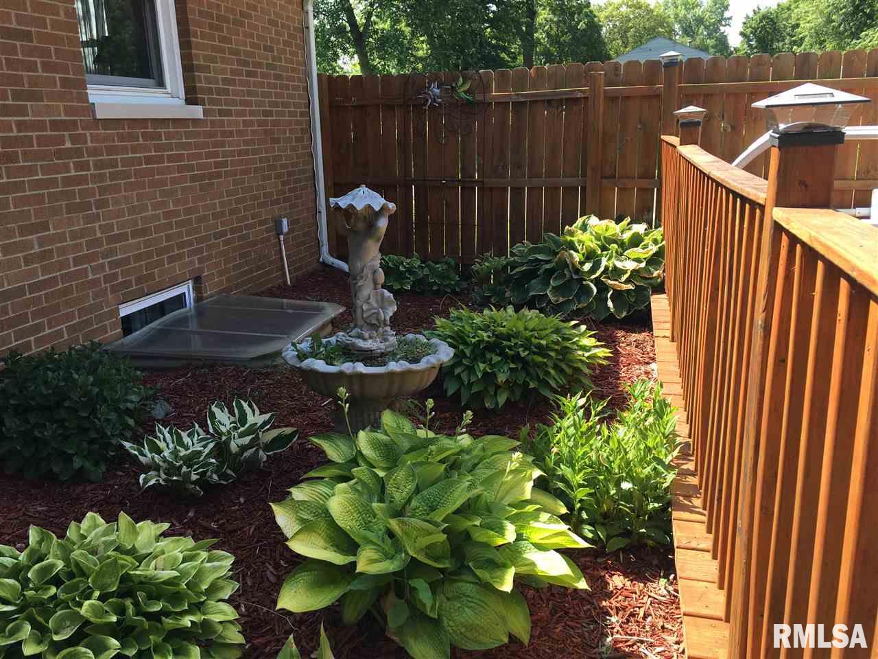 301 Sherwood Park Road Washington, IL 61571 - Photo 7 of 35 Gallery Image 7