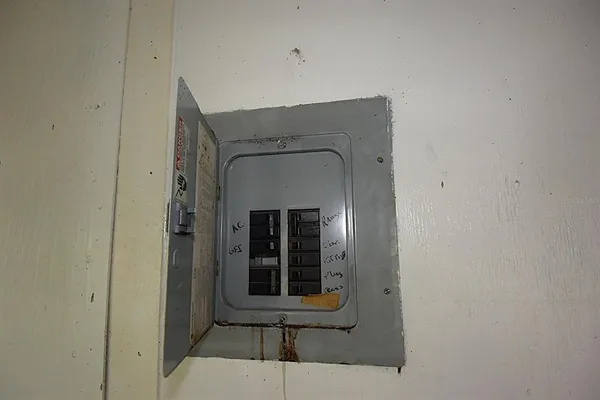 $400,000 | 7610 Anna Avenue, Gibsonton, FL 33534