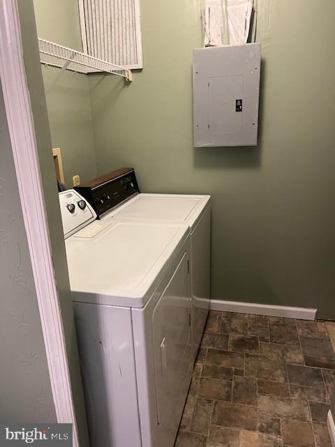 1012 9th Street Newark, DE 19711 - Photo 4 of 7 a utility room with dryer and washer