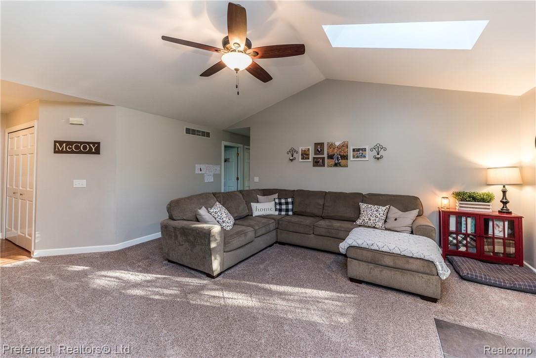 3522 County Farm Road Howell, MI 48843 - Photo 4 of 36 DSC_3662.jpg