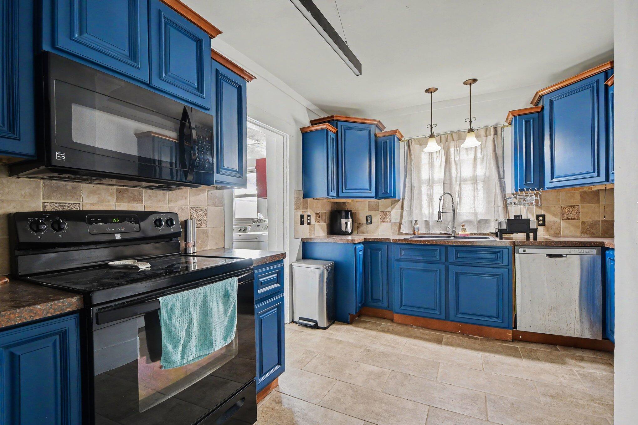 311 South Bridge Street Belding, MI 48809 - Photo 9 of 17 009_file_7685