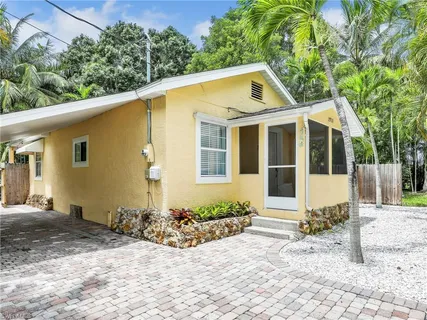 $535,000 | 2780 Weeks Avenue, Naples, FL 34112