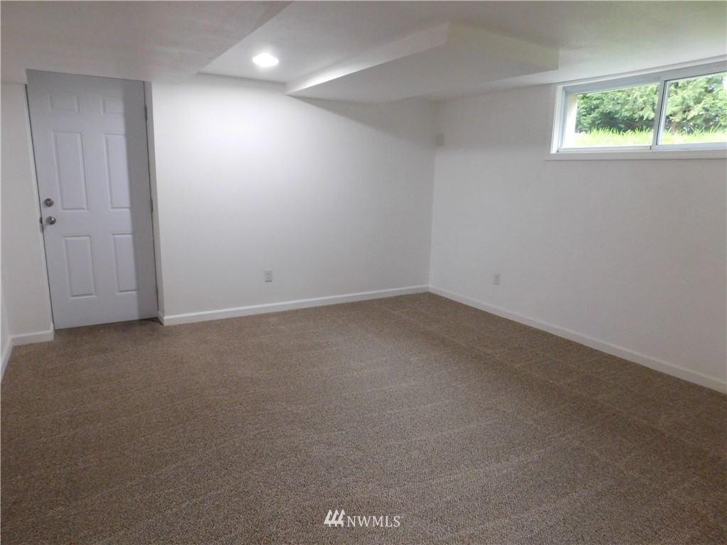 12054 Southeast 192nd Street Renton, WA 98058 - Photo 16 of 25 Gallery Image 16