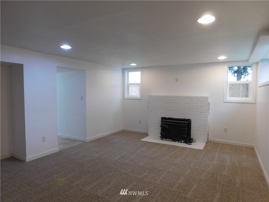 12054 Southeast 192nd Street Renton, WA 98058 - Photo 17 of 25 Gallery Image 17