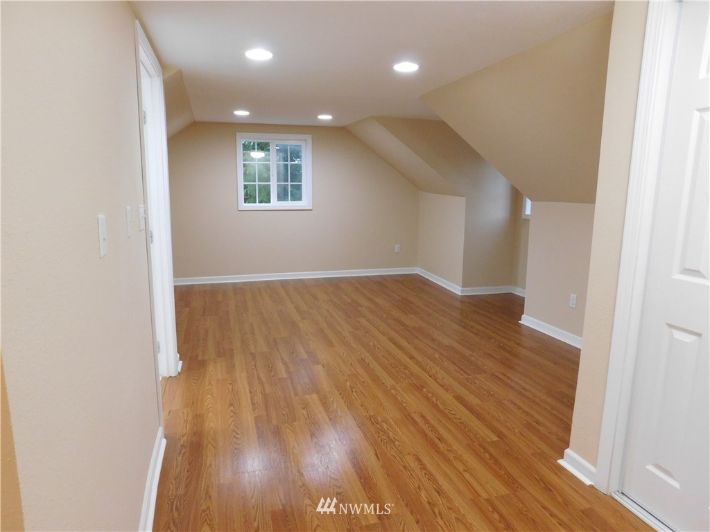 12054 Southeast 192nd Street Renton, WA 98058 - Photo 22 of 25 Gallery Image 22