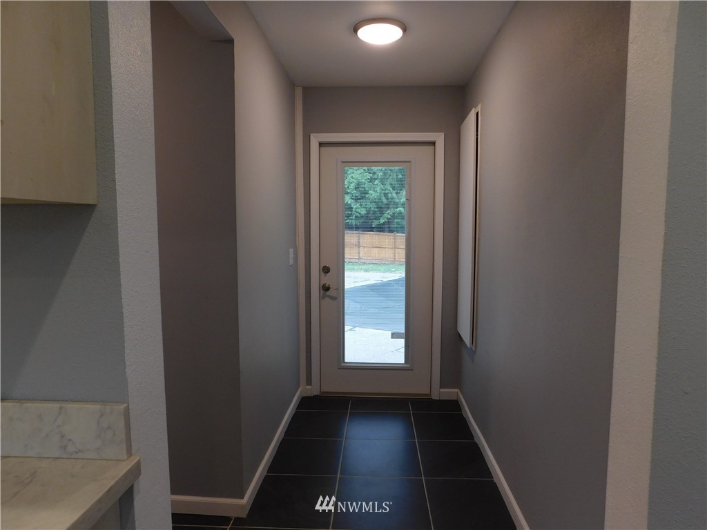 12054 Southeast 192nd Street Renton, WA 98058 - Photo 7 of 25 Gallery Image 7