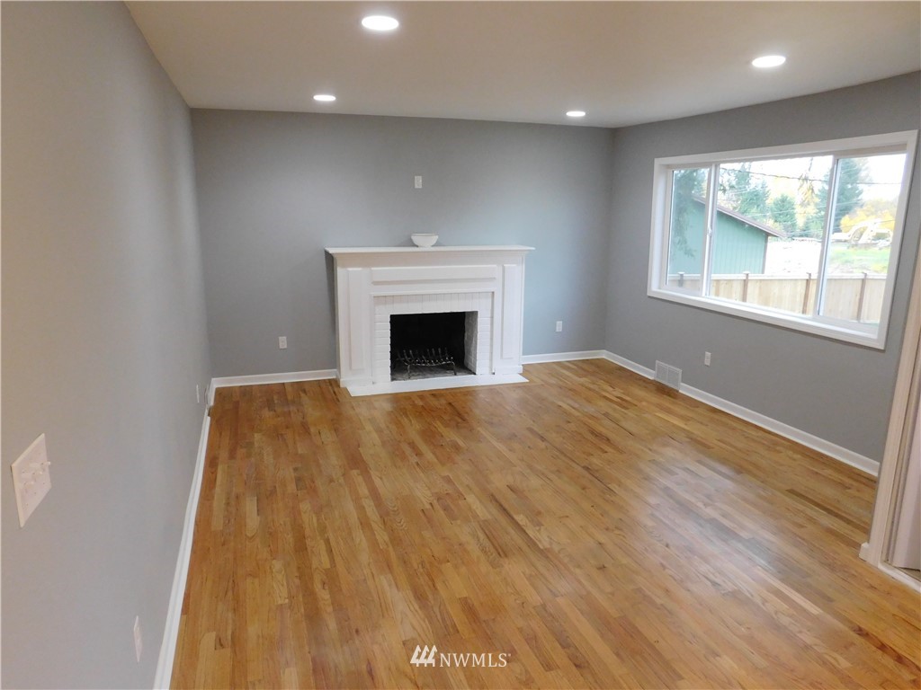 12054 Southeast 192nd Street Renton, WA 98058 - Photo 9 of 25 Gallery Image 9