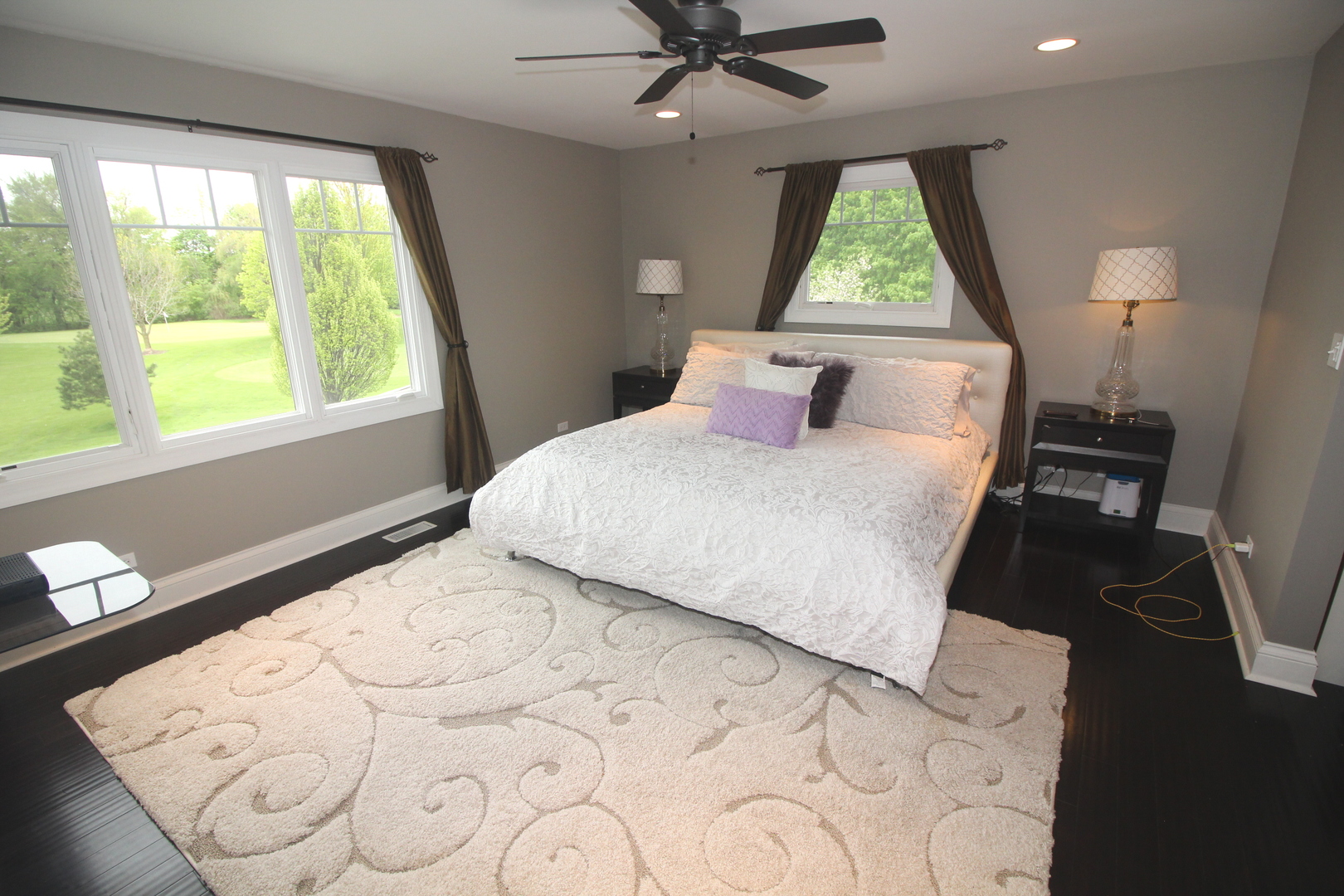 913 Surrey Road Addison, IL 60101 - Photo 18 of 44 a bedroom with a bed and a window