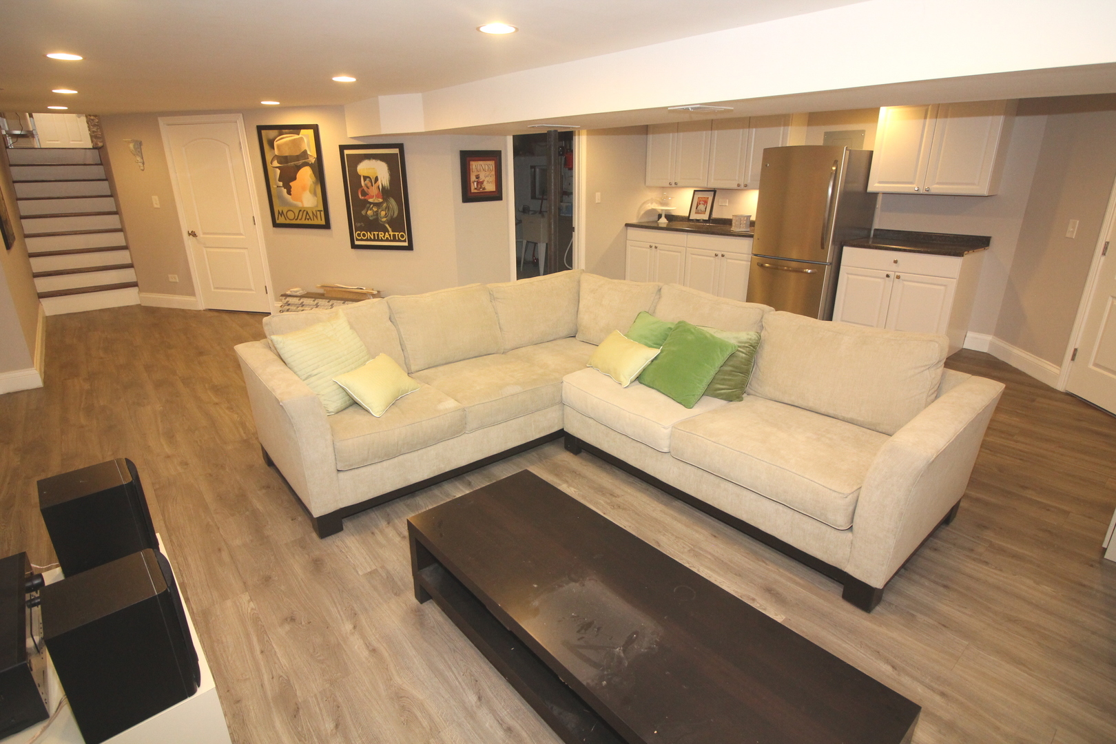 913 Surrey Road Addison, IL 60101 - Photo 32 of 44 a living room with furniture and a couch