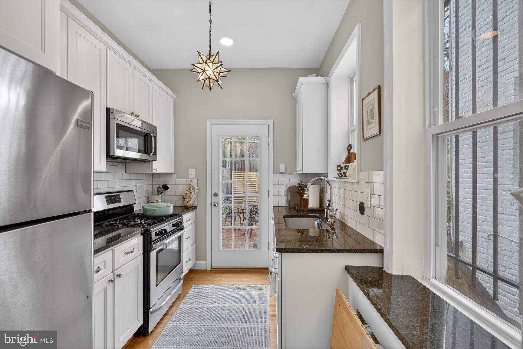 1345 28th Street Northwest Washington, DC 20007 - Photo 5 of 9