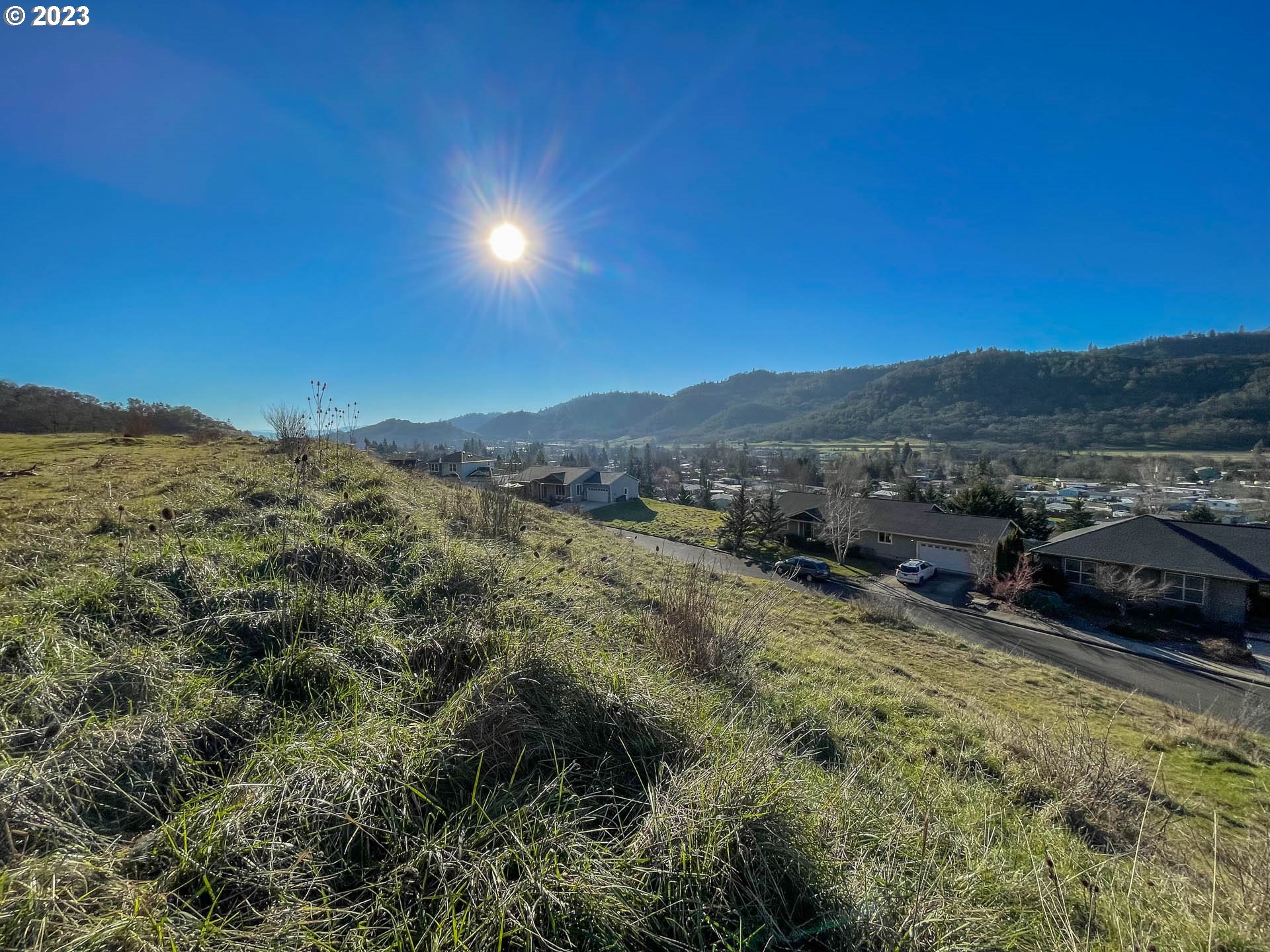 719 North View Drive Winchester, OR 97495 - Photo 6 of 10