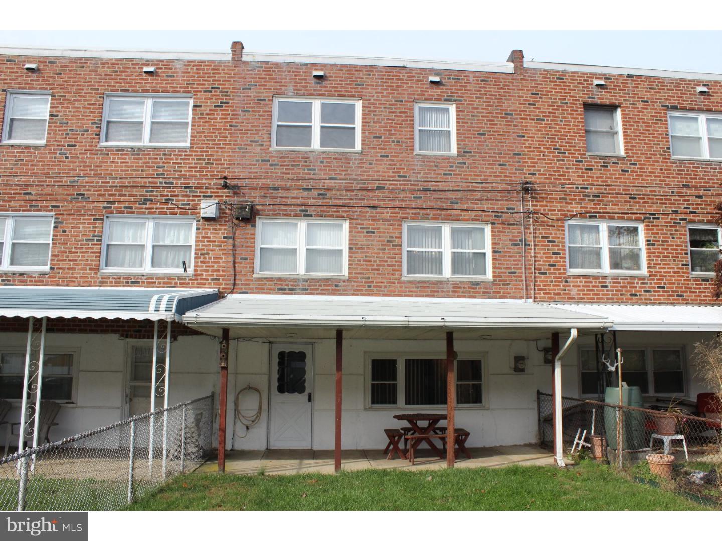 12653 Dunks Ferry Road Philadelphia, PA 19154 - Photo 2 of 17 Exterior Back