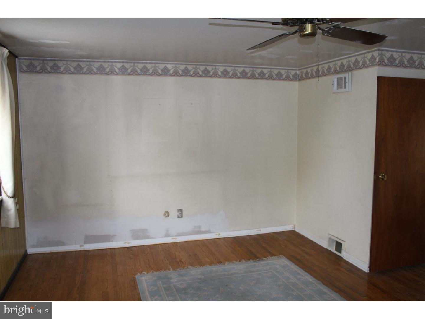 12653 Dunks Ferry Road Philadelphia, PA 19154 - Photo 15 of 17 Bedroom - Main