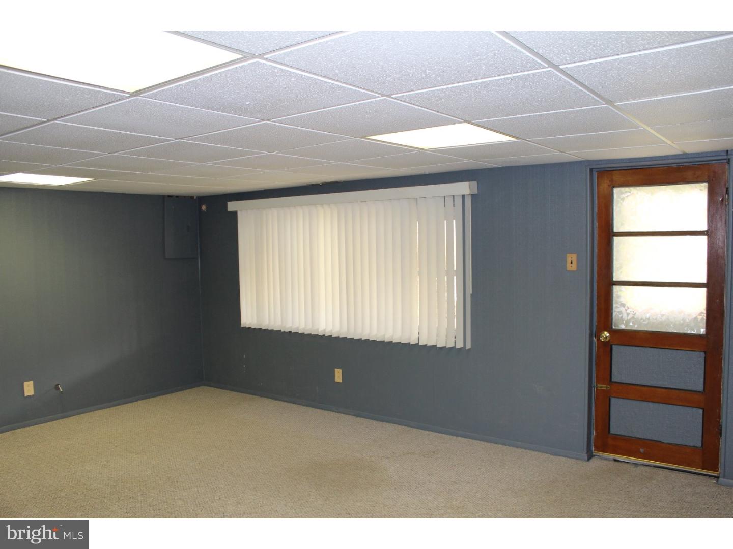 12653 Dunks Ferry Road Philadelphia, PA 19154 - Photo 17 of 17 Family Room