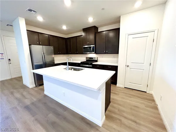 $2,850 | 12476 Kings Crk Place, Las Vegas, NV 89138