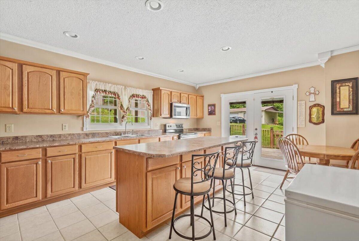 60 R J Wagers Road Manchester, KY 40962 - Photo 15 of 50 15-Kitchen