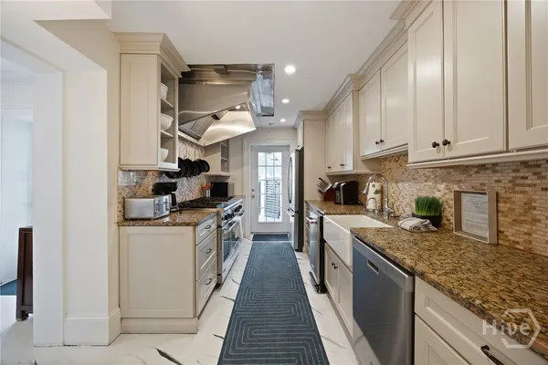 $2,500,000 | 512 Tattnall Street, Savannah, GA 31401