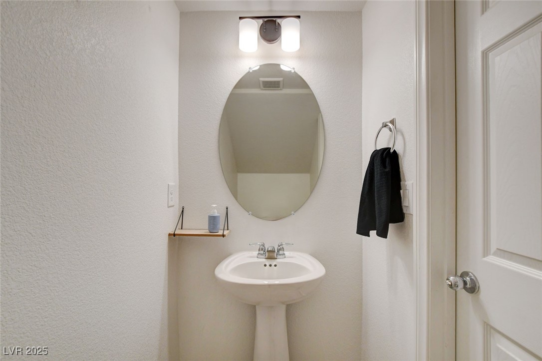 1360 Cerulean Avenue Henderson, NV 89002 - Photo 25 of 62 View of bathroom